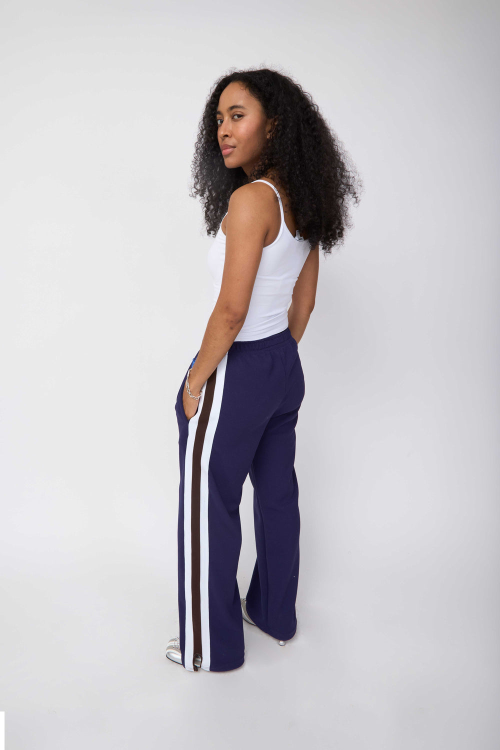 R1 LAX PANT hover